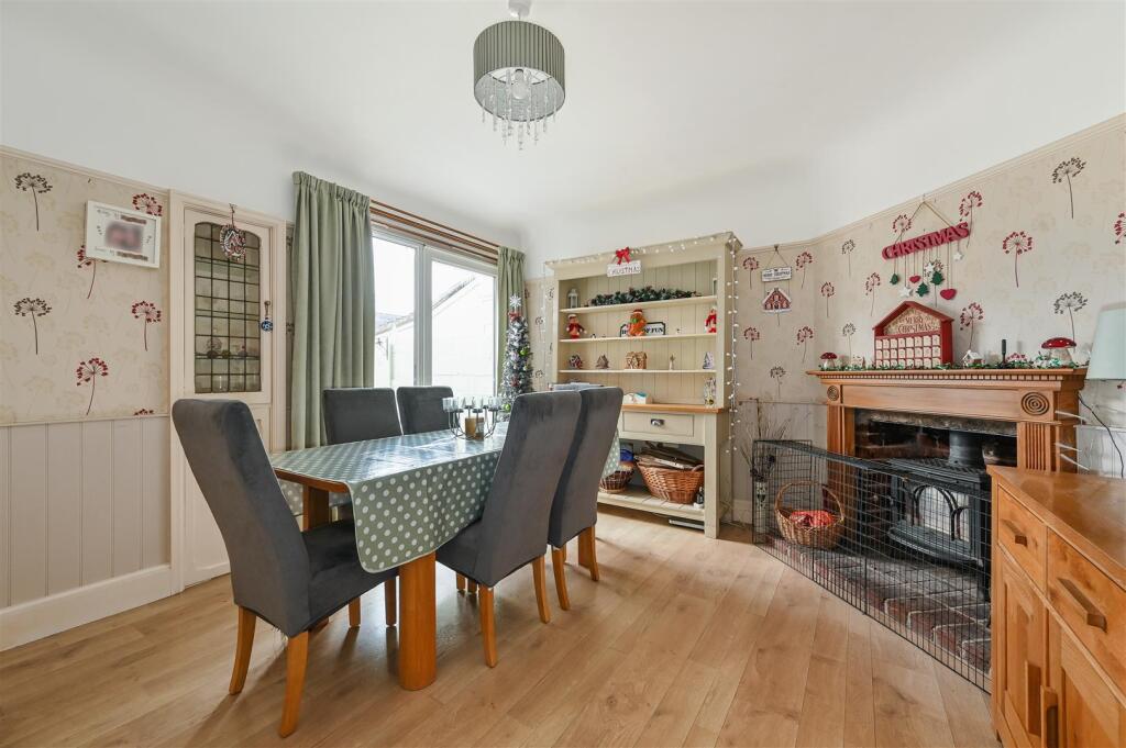 Dining Room.jpg