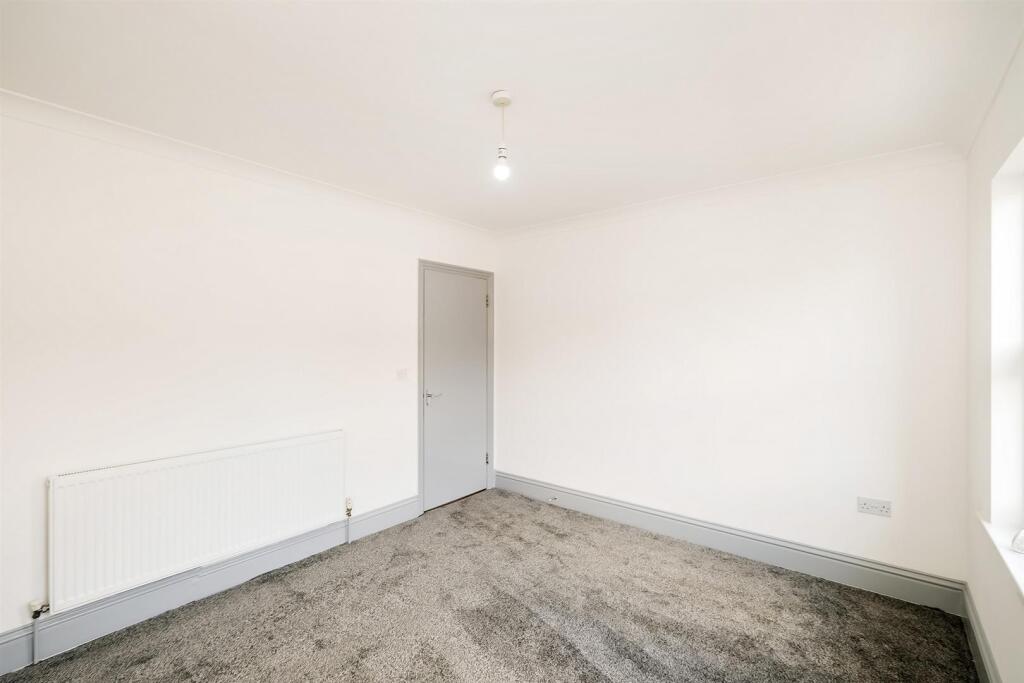 78-80 Spruce Hills Flat 4-6_web.jpg