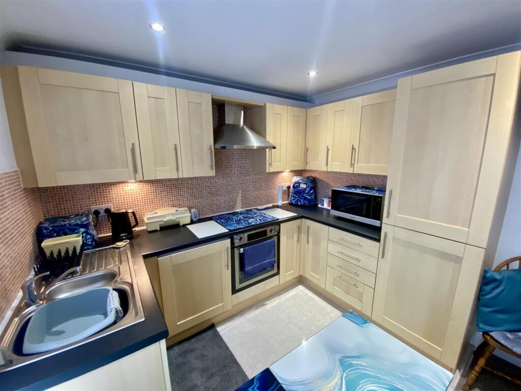 Bramleys Estate Agents - Huddersfield Road - Mirfi