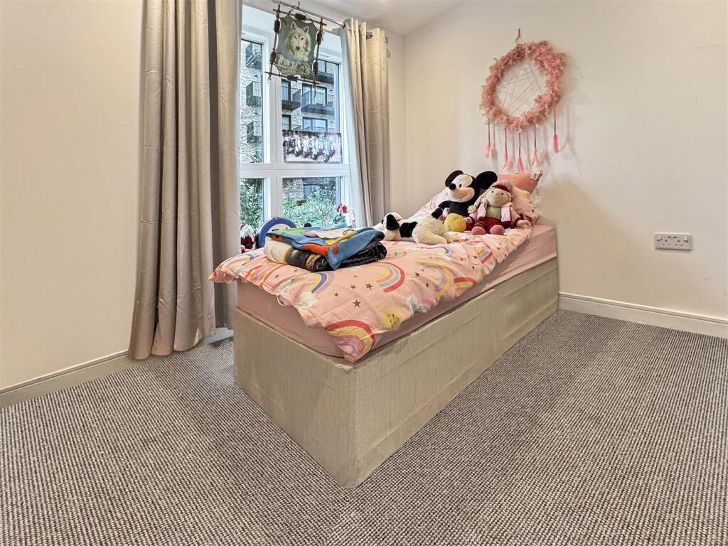 Bed 2.jpeg
