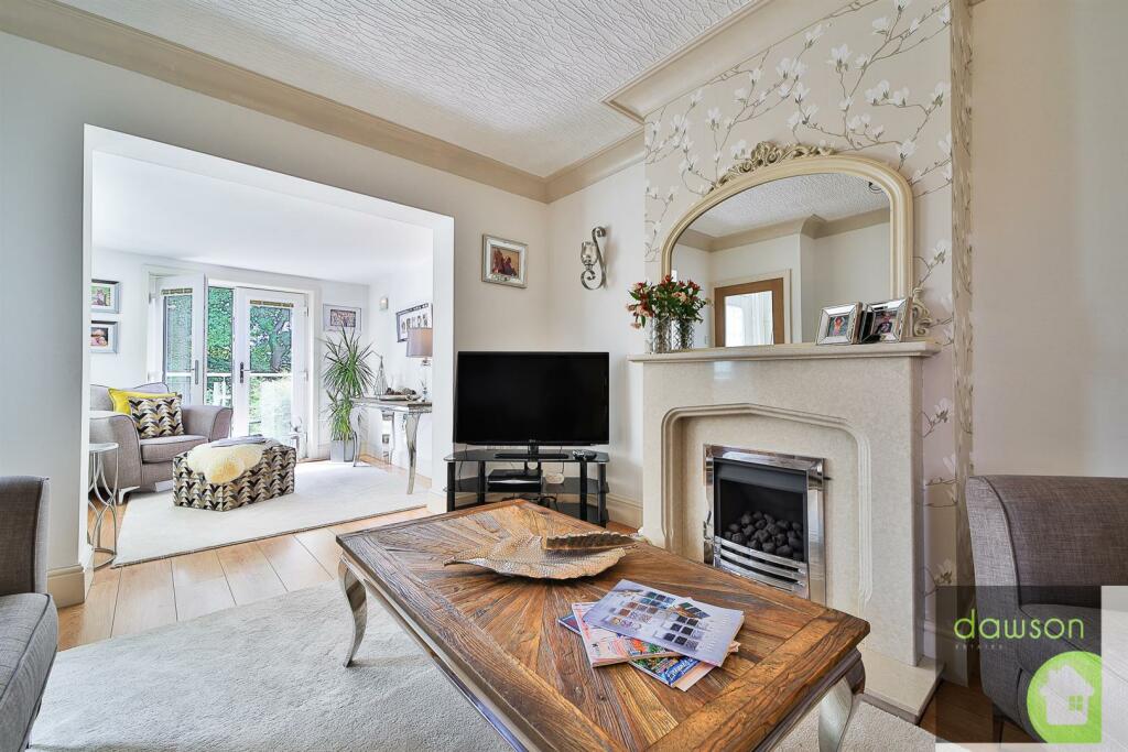 Lounge/Dining Room/Sun Room