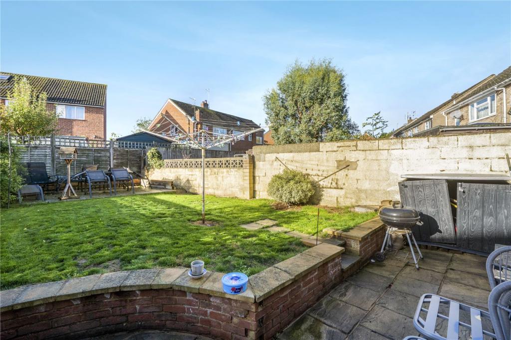 28 Barrow Close