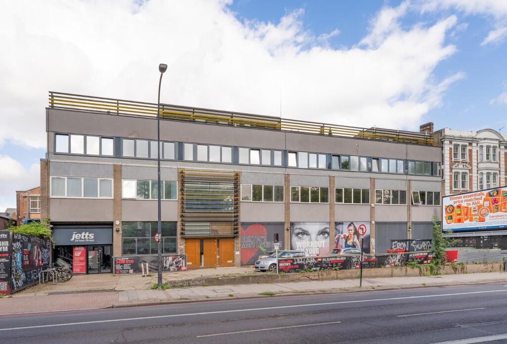 Exterior 2.jpg