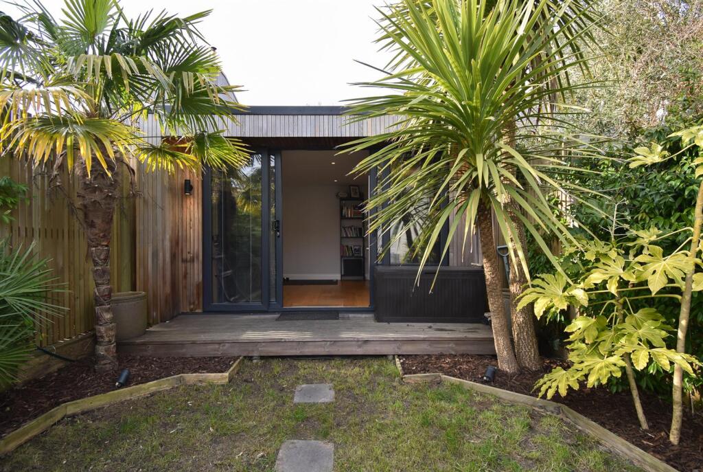 Garden studio
