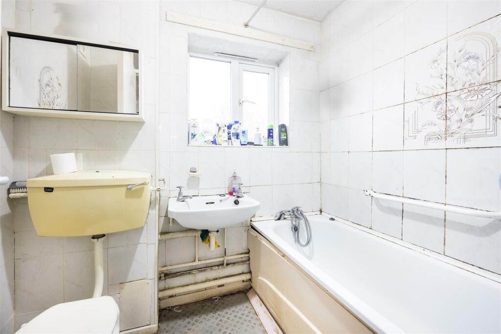 24 Talbot Road_15 copy.jpg