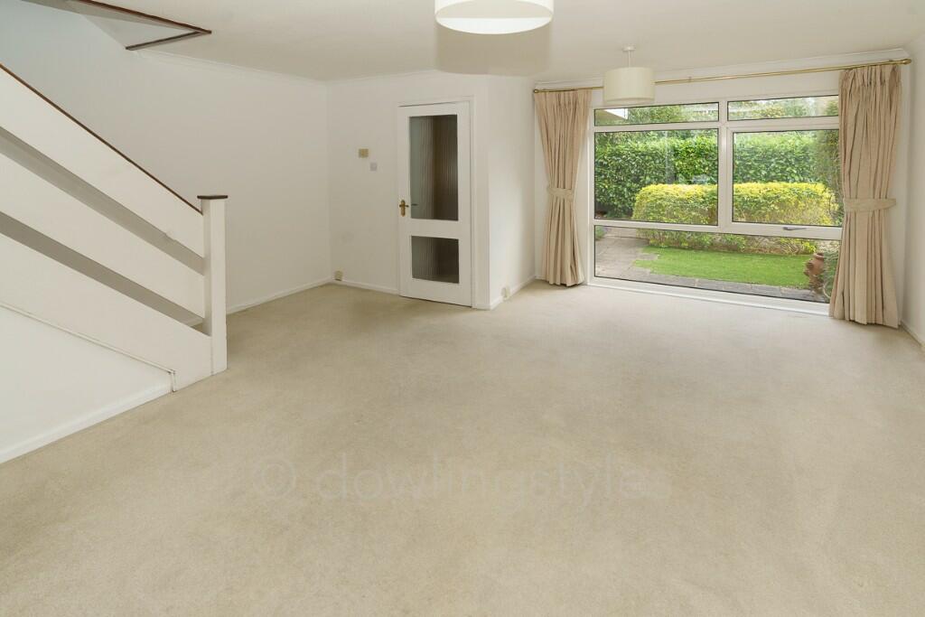 Reception room.