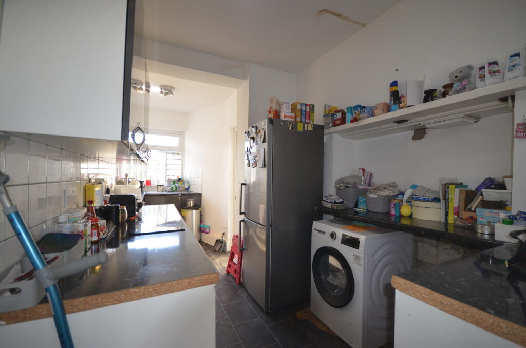91 Kingshill Drive, Harrow HA3 8QQ