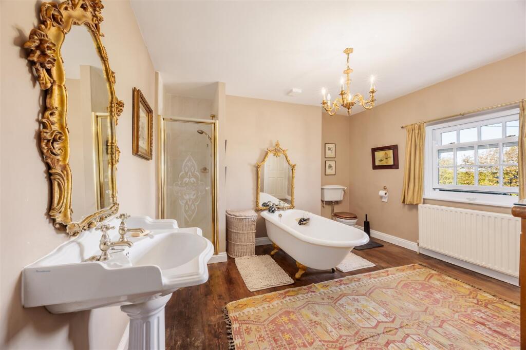 Watson Field Farm Bathroom