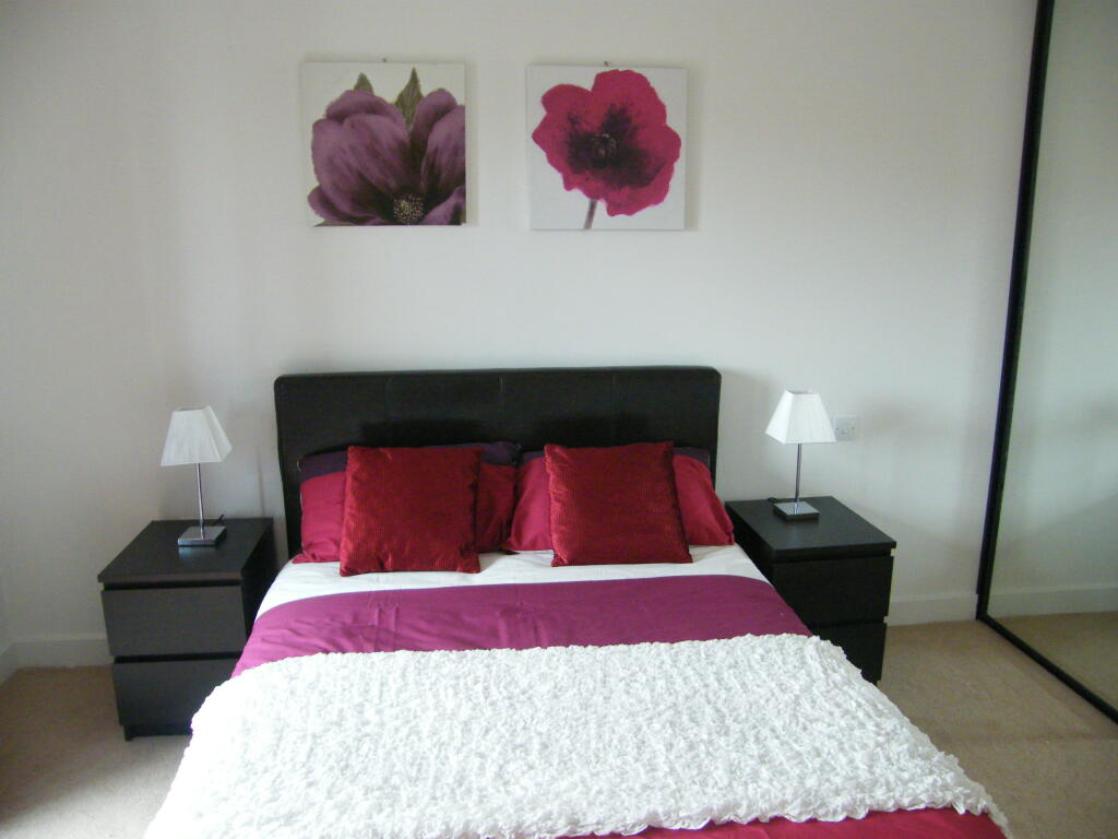 2007_1026hubfurn0043.JPG