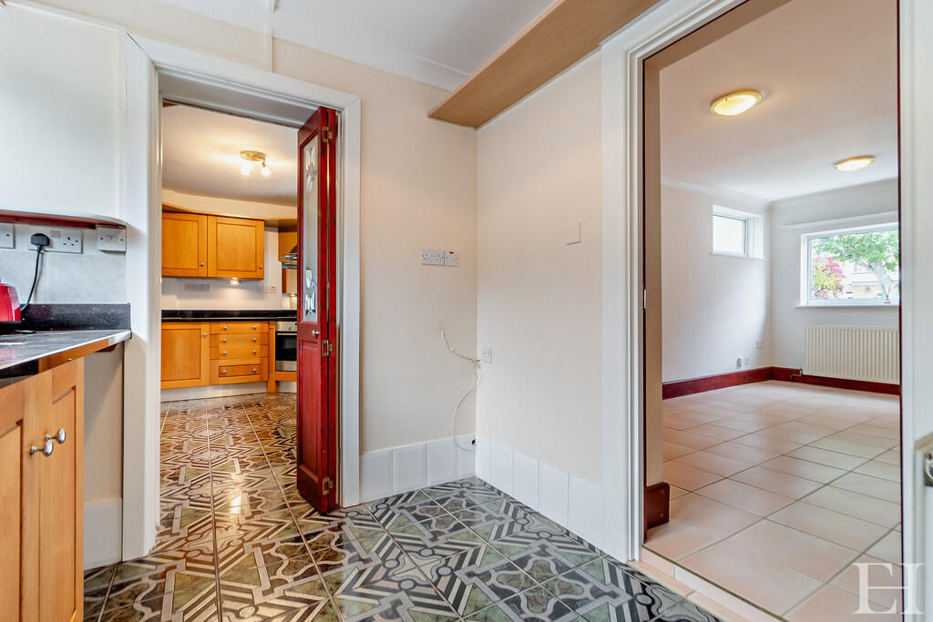 8626755-interiorW...