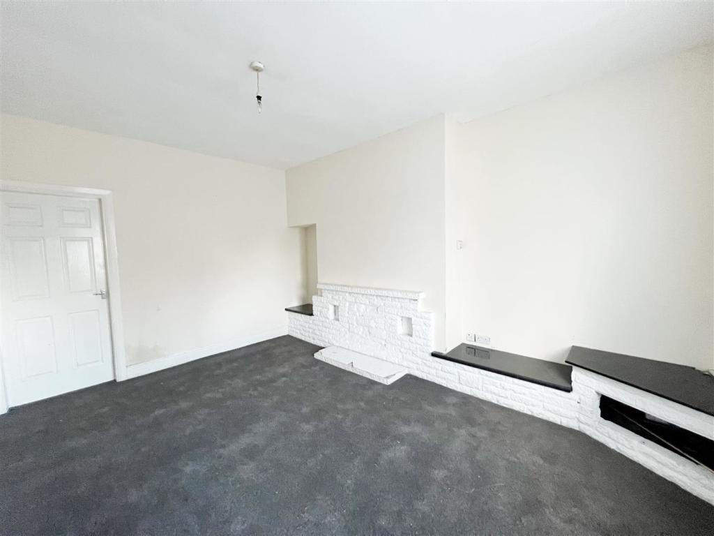 Lounge 2.jpg