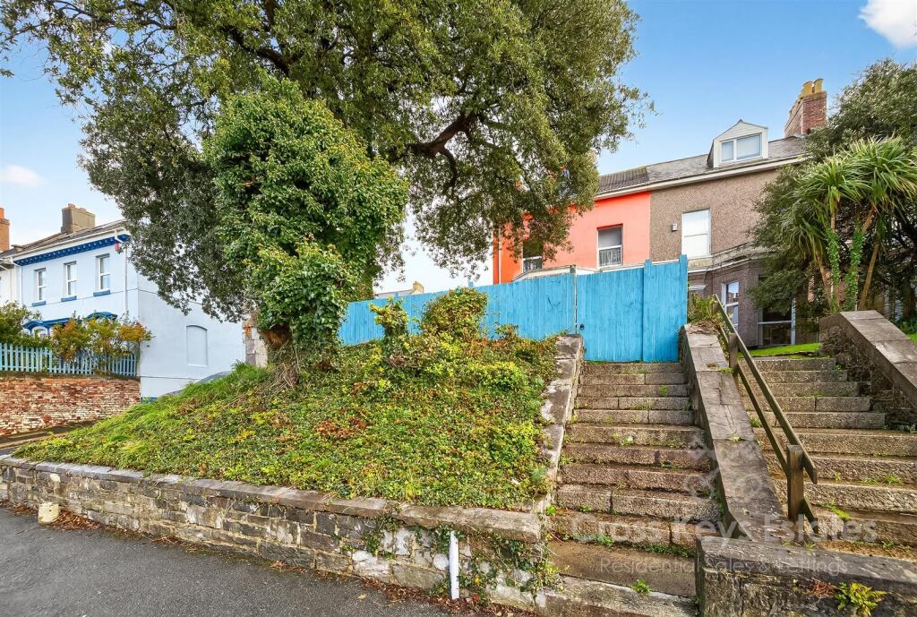 Garden &amp; Parking