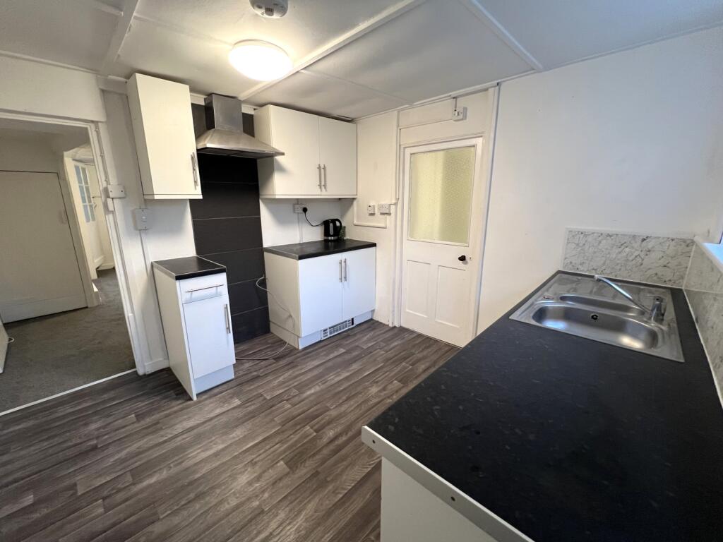 Kitchen 1