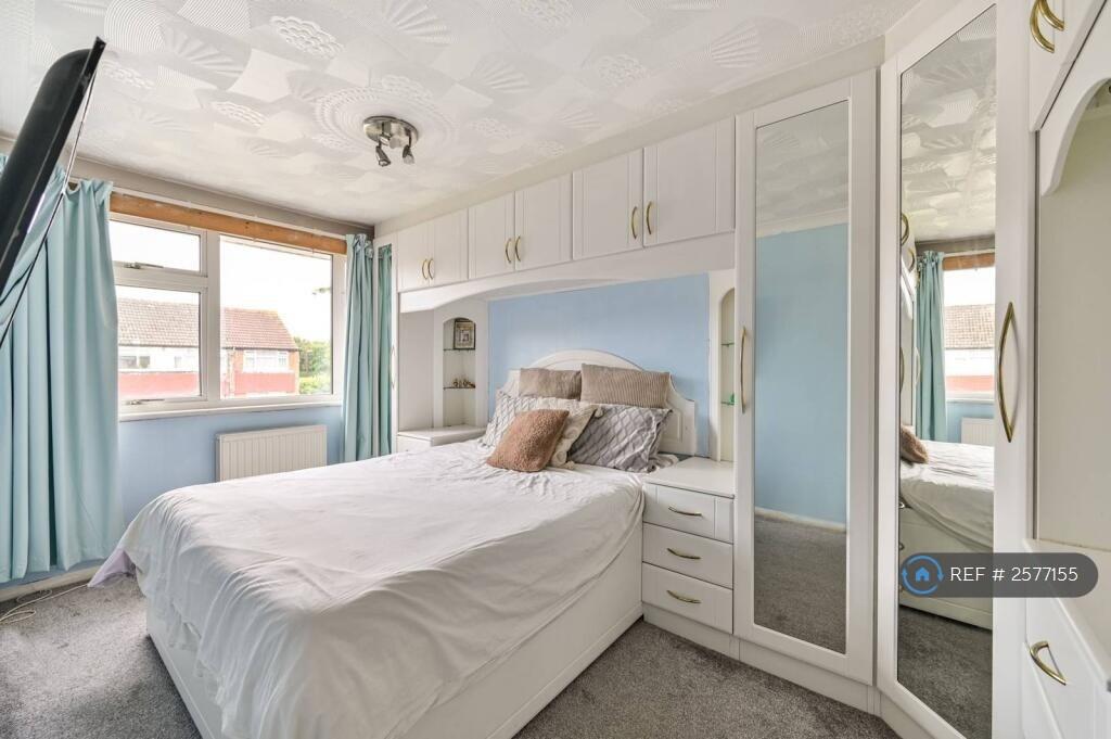 Room 1: Master Bedroom