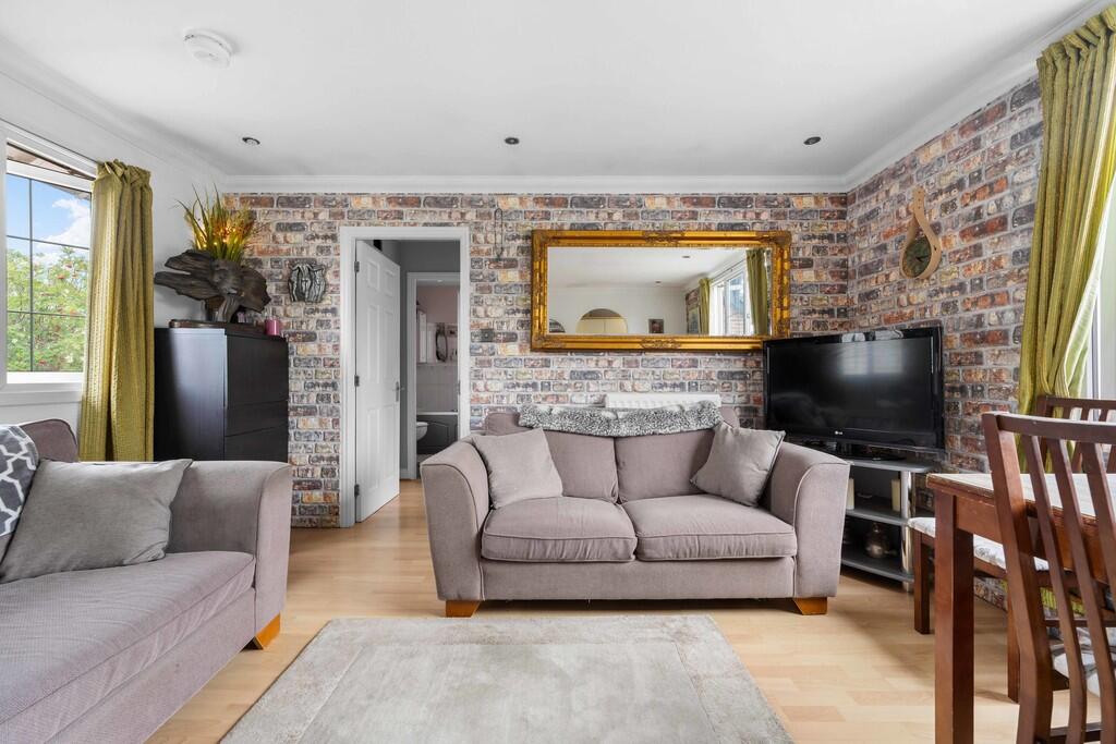 The Holkham, Vica...