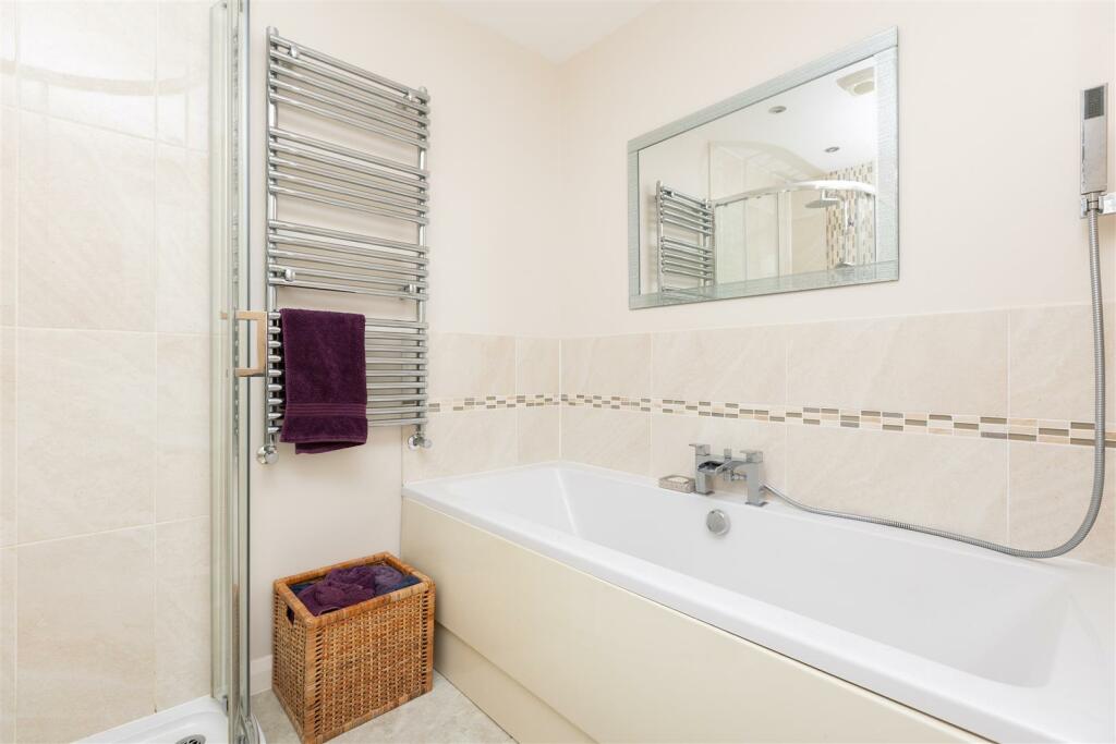 Bathroom/Shower room