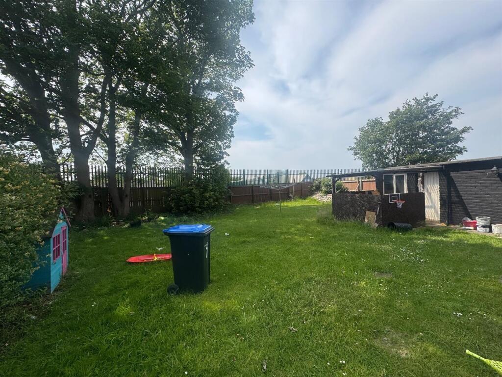 GARDEN1.jpg
