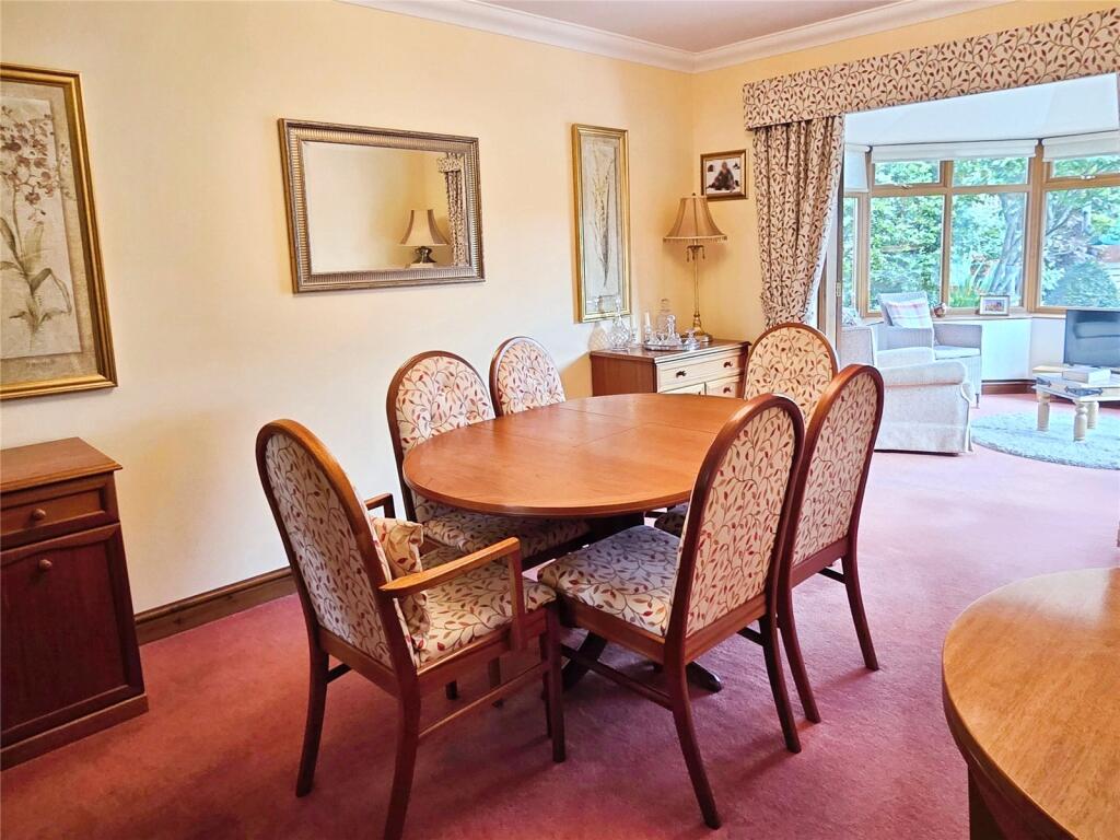 Sitting/Dining Room