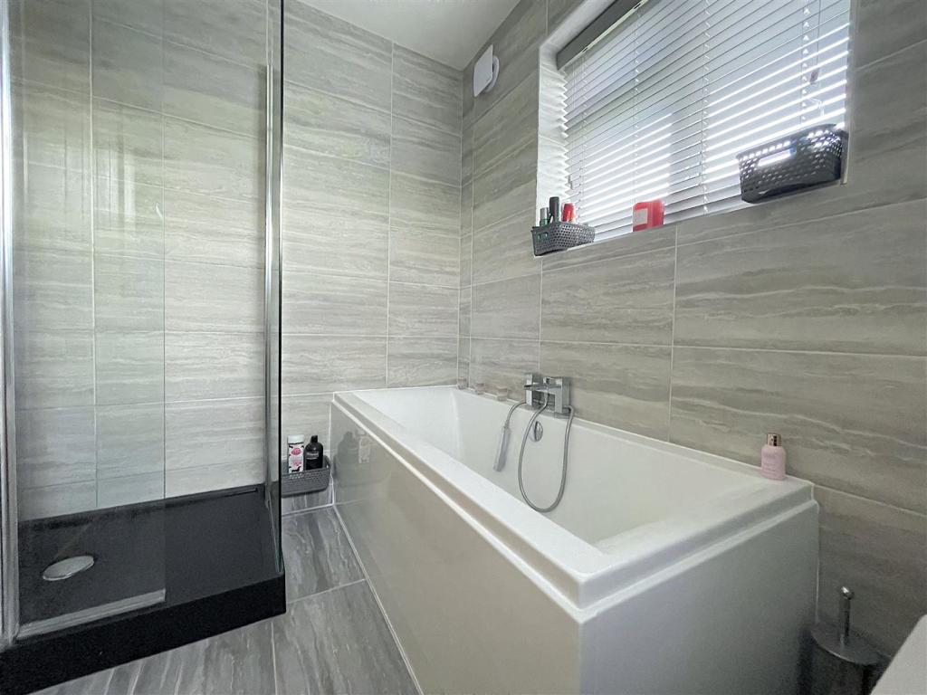 Bathroom (3).jpeg