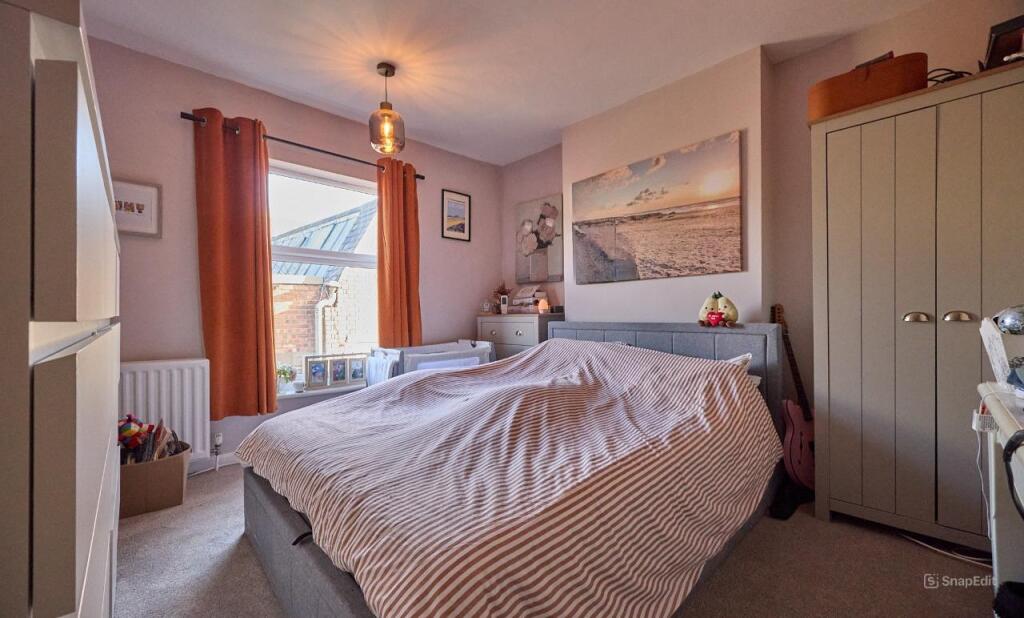 bed 1.jpg
