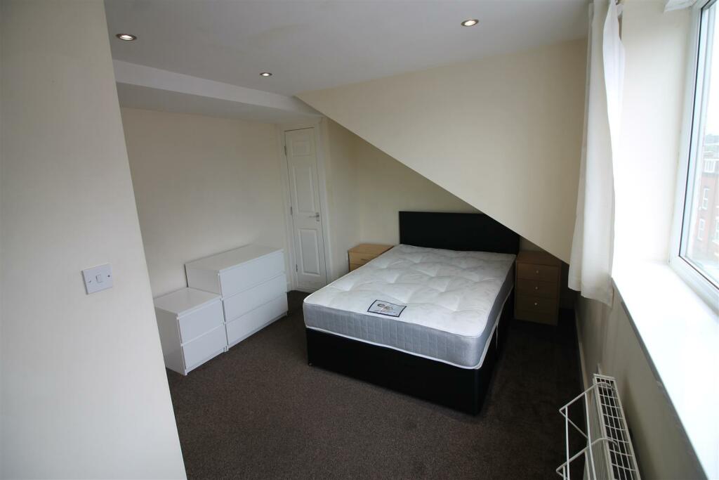 7AT- Bedroom 4.JPG