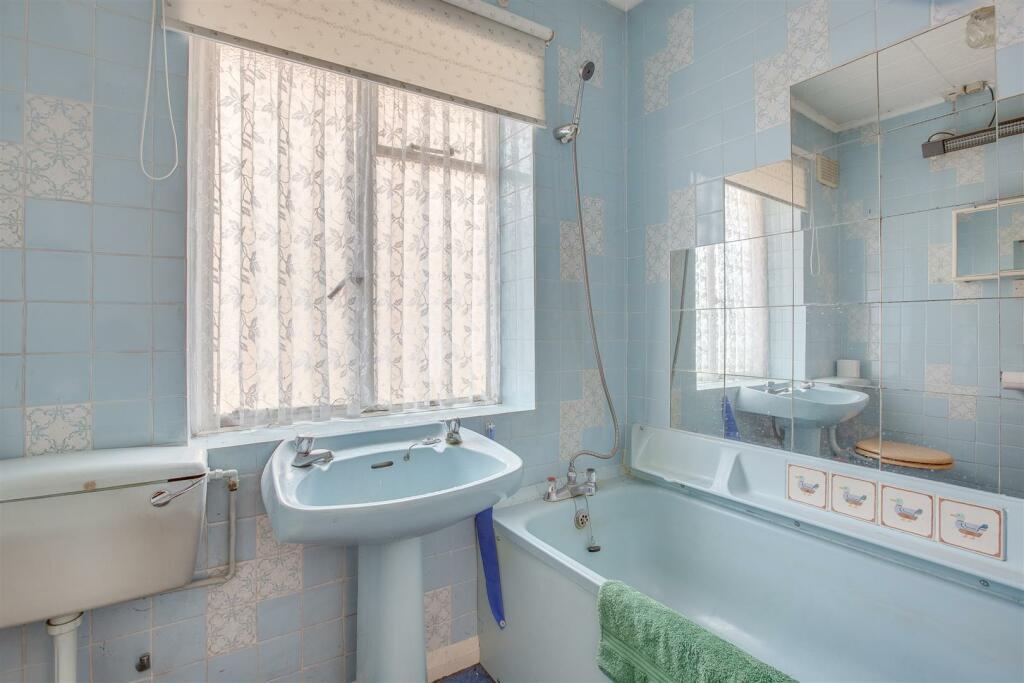 130A Cressex Road, HP12 4TZ-5.jpg