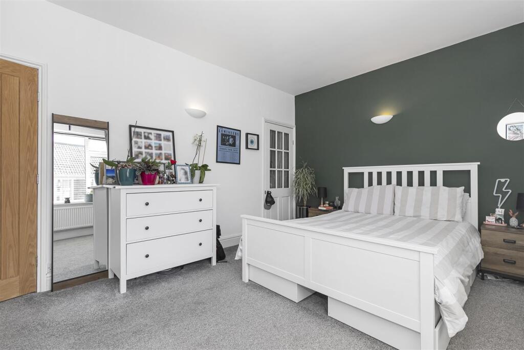Bed 1.2.jpg