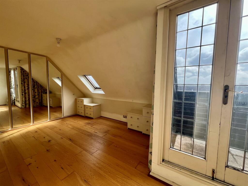 Master Bedroom x2.jpg