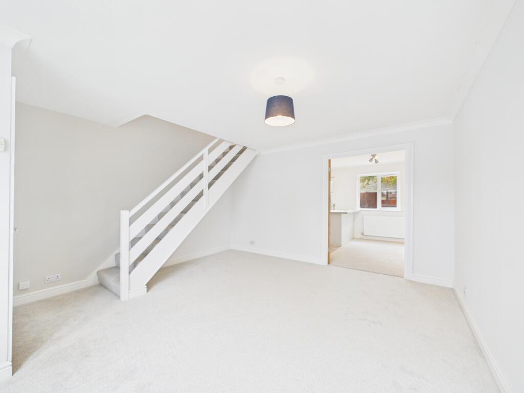 CAM02023G0-PR0184-STILL005