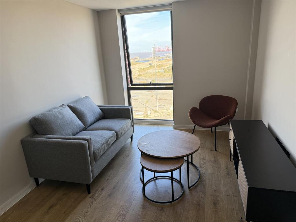 LIVING AREA    .JPG