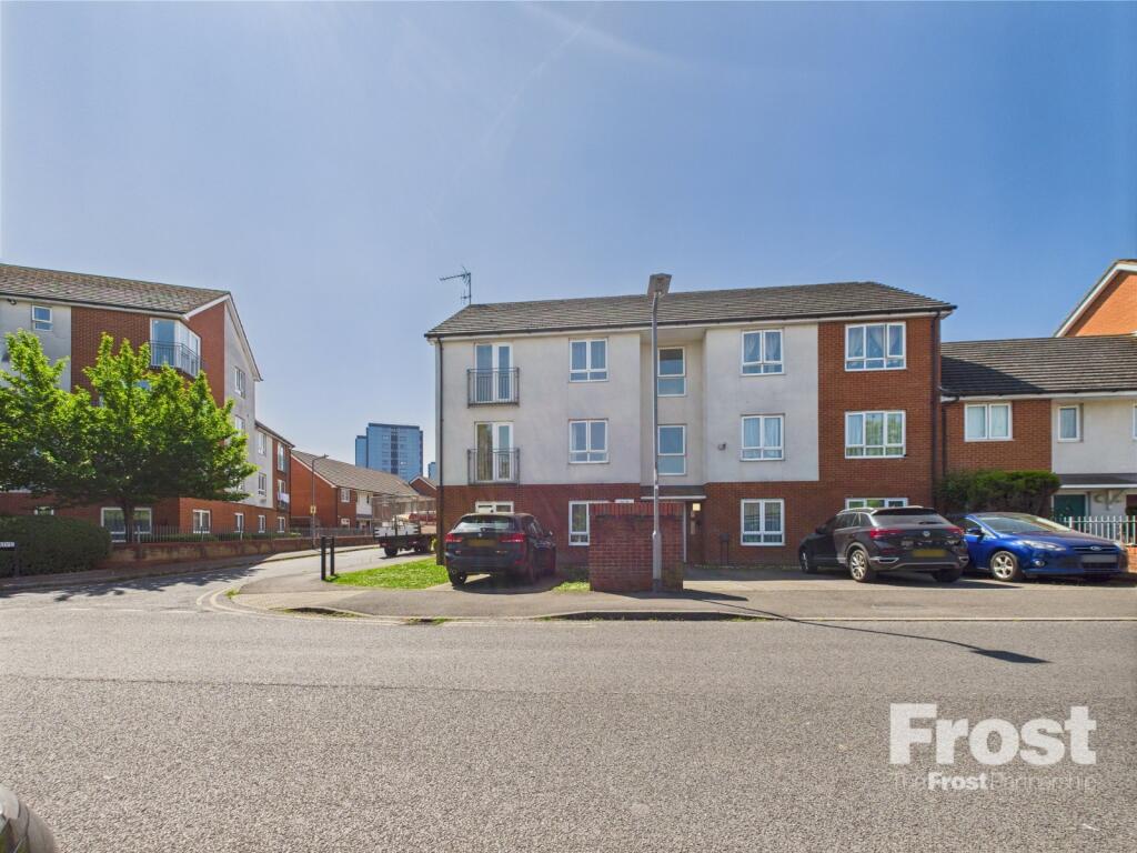 Longwood Avenue, Langley, Berkshire, SL3