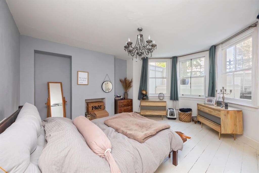 St Aubyns 59A-001.jpg