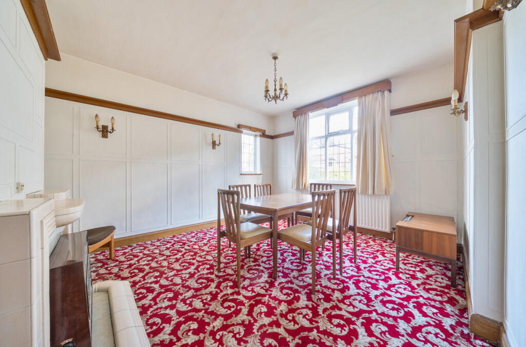 1369660-9-68f79ef...