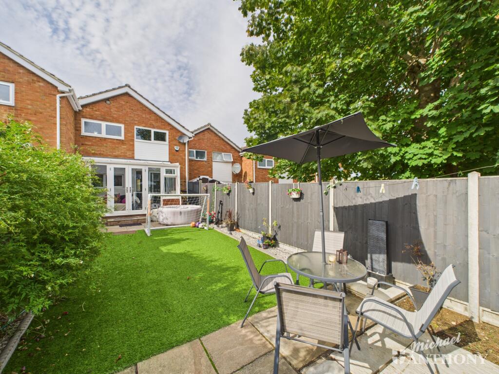 CAM02773G0-PR0355-STILL024