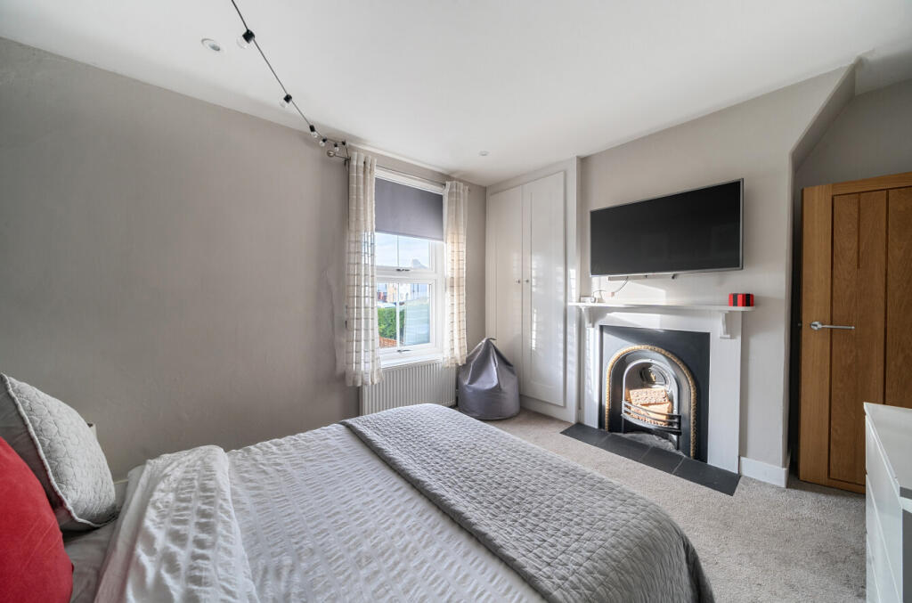 1383984-13-692432...