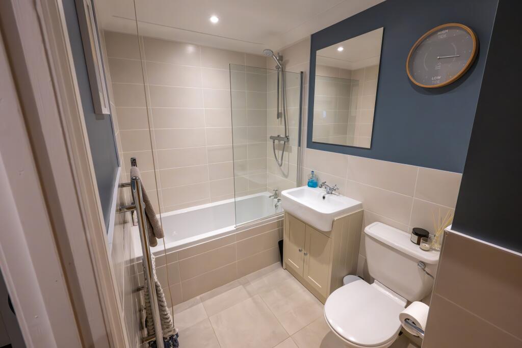 Photo 9 - Bathroom