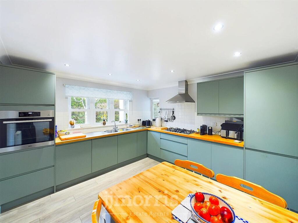 Kitchen/Breakfast Room