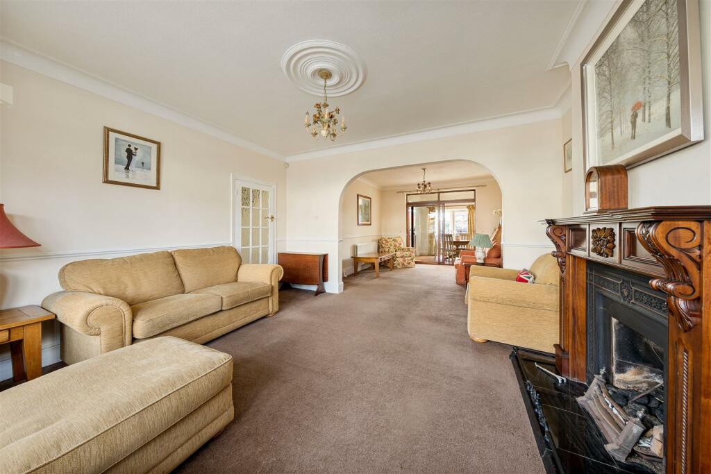 Larkshall Road, E4