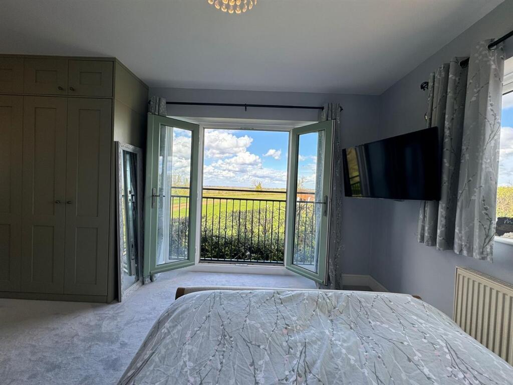 VIEW TO JULIETTE BALCONY B.jpg