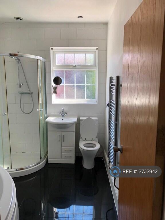 Bathroom With Walkin Shower