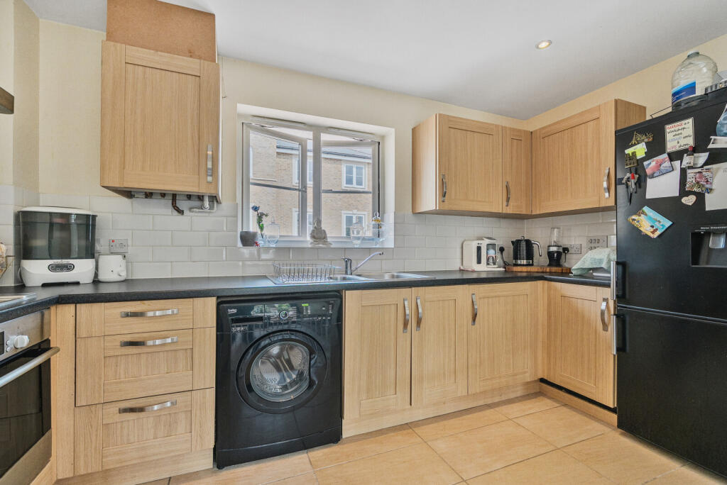 1295095-16-682efd...