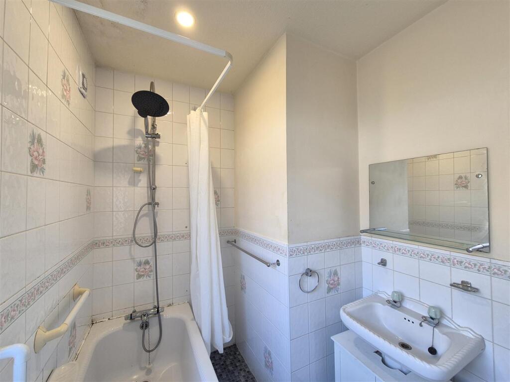 Mayfield Road, 1 - Bathroom 2.jpg