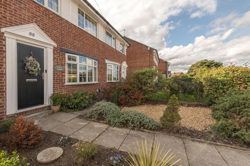 17 - 88 Smalewell Road LS28 8JH.jpg