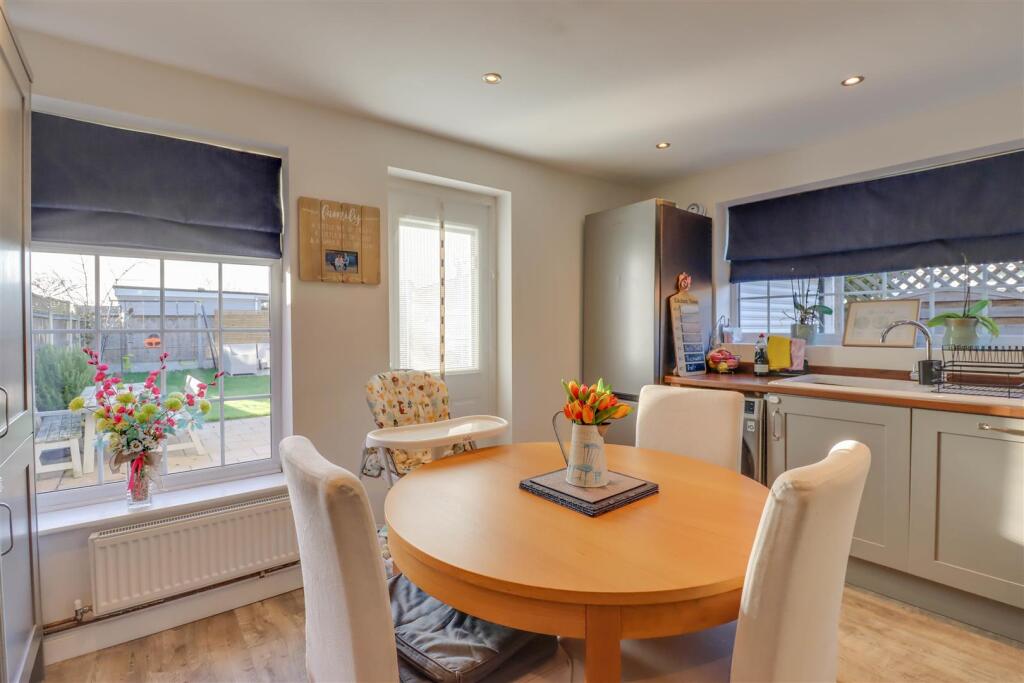 2 REEDS WAY INSIDE-9.jpg