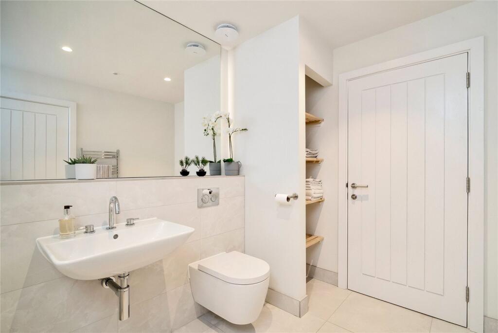 En Suite Bathroom