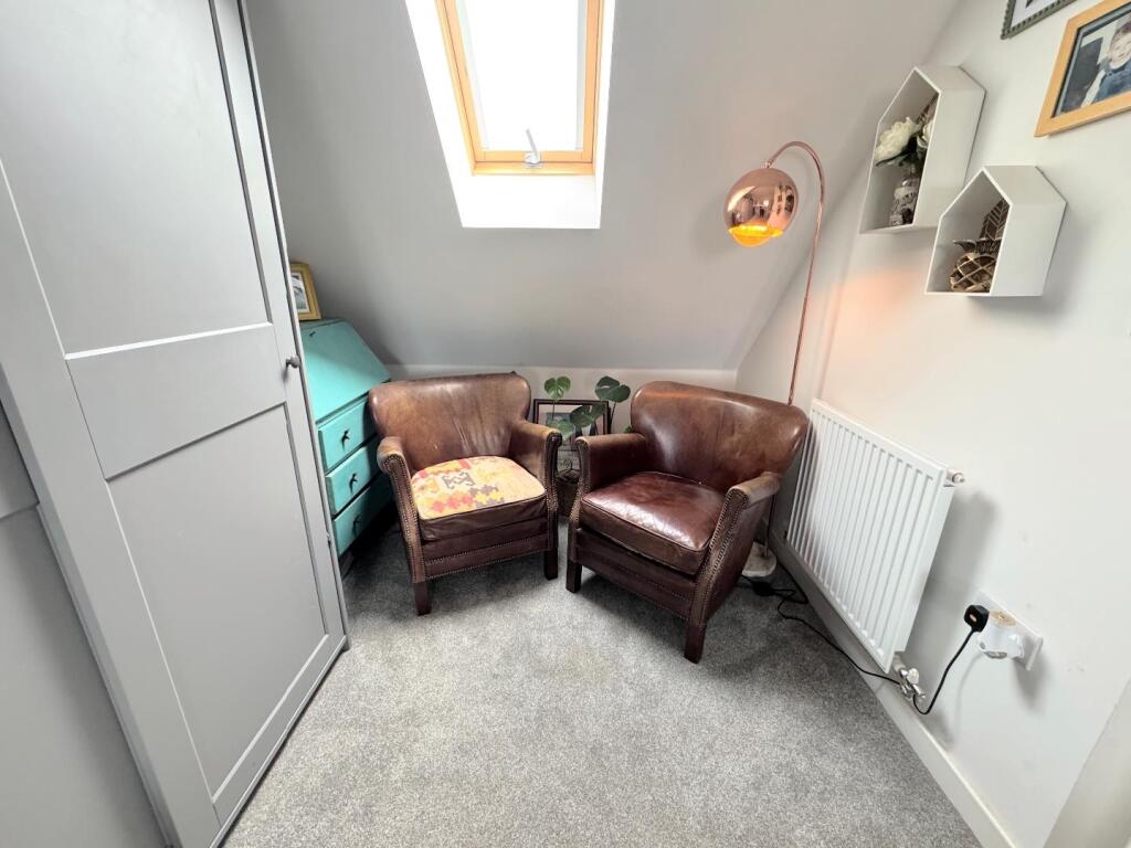 BEDROOM (SECOND FLOOR)