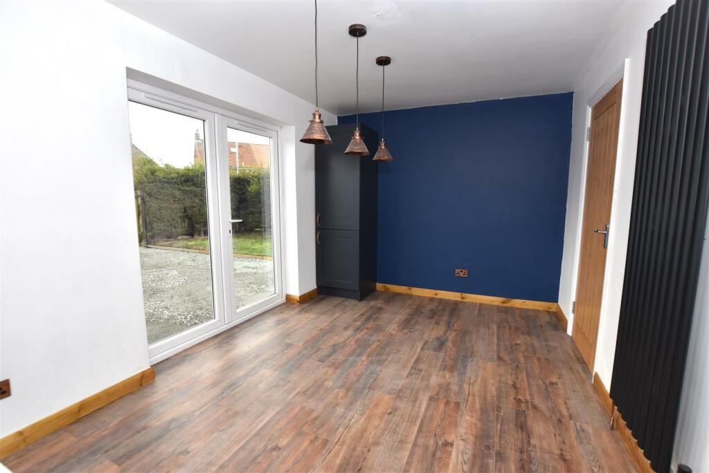 Dining Area.JPG