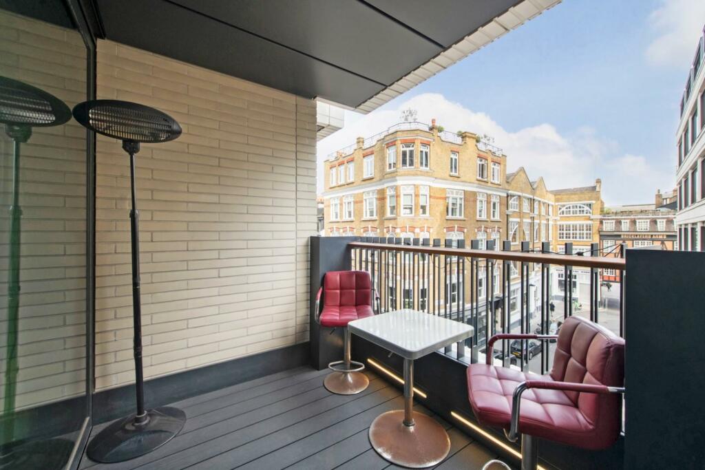 W BALCONY 1.jpg
