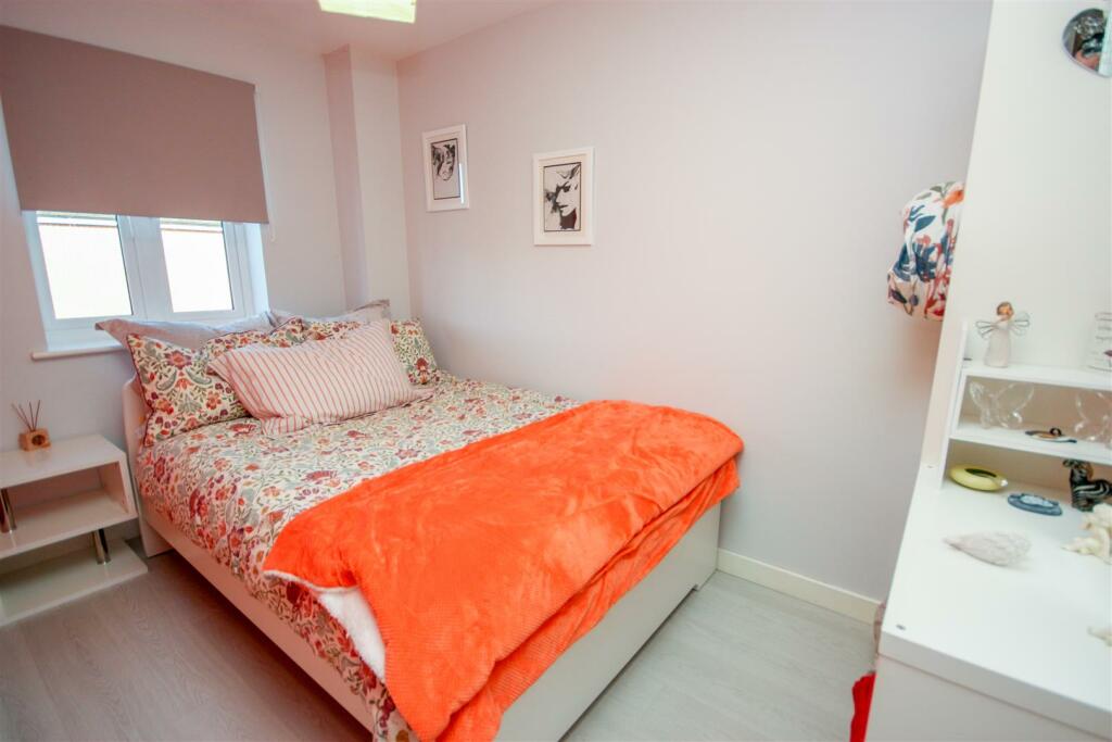 Bedroom 4.jpg