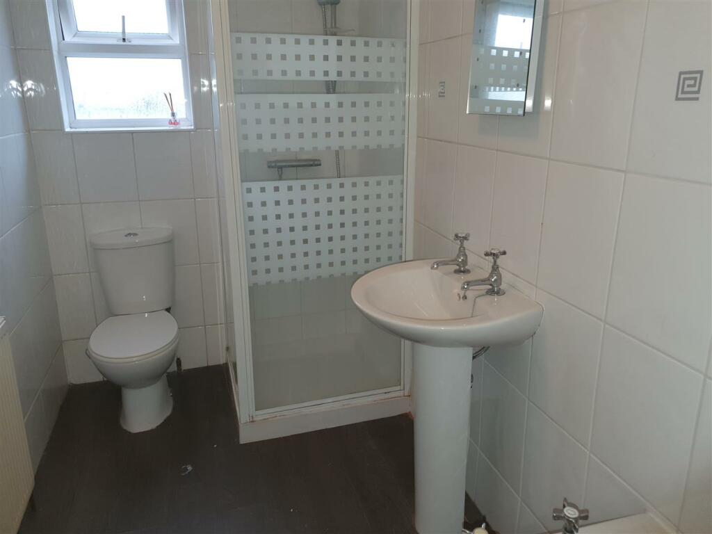BATHROOM/WC